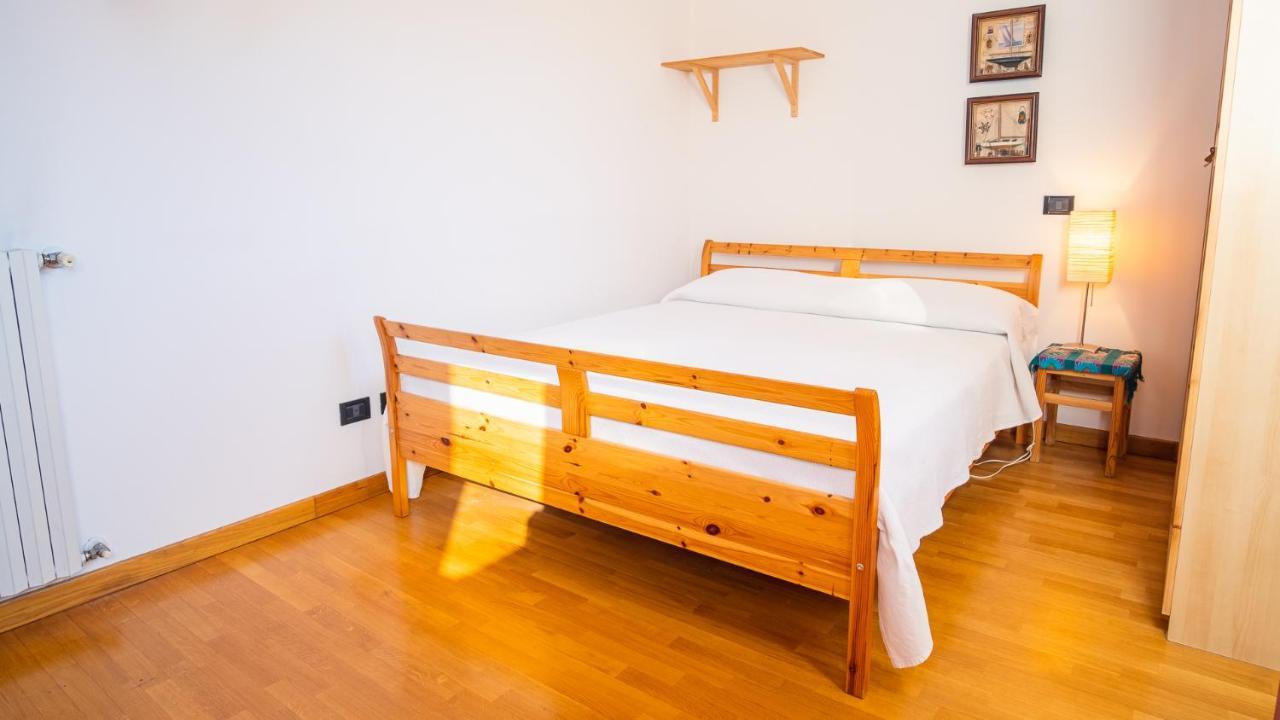 The Zodiac Apartment - Italian Homing Sirmione Eksteriør billede